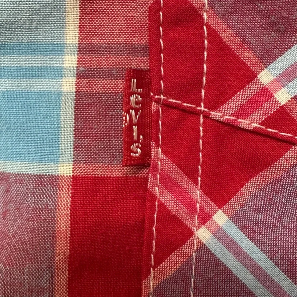 Levi's Plaid Button Down Shirt Men's Medium Red Short Sleeve Pocket